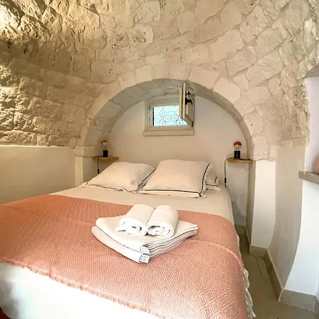 Trullo Panna Fragola - Exclusive Four Bedroom & Private Pool Villa
