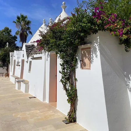 Villa Trullo Panna Fragola - Exclusive Four Bedroom & Private Pool *